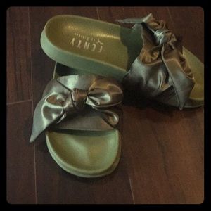 FENTY Puma Bow Slides!!